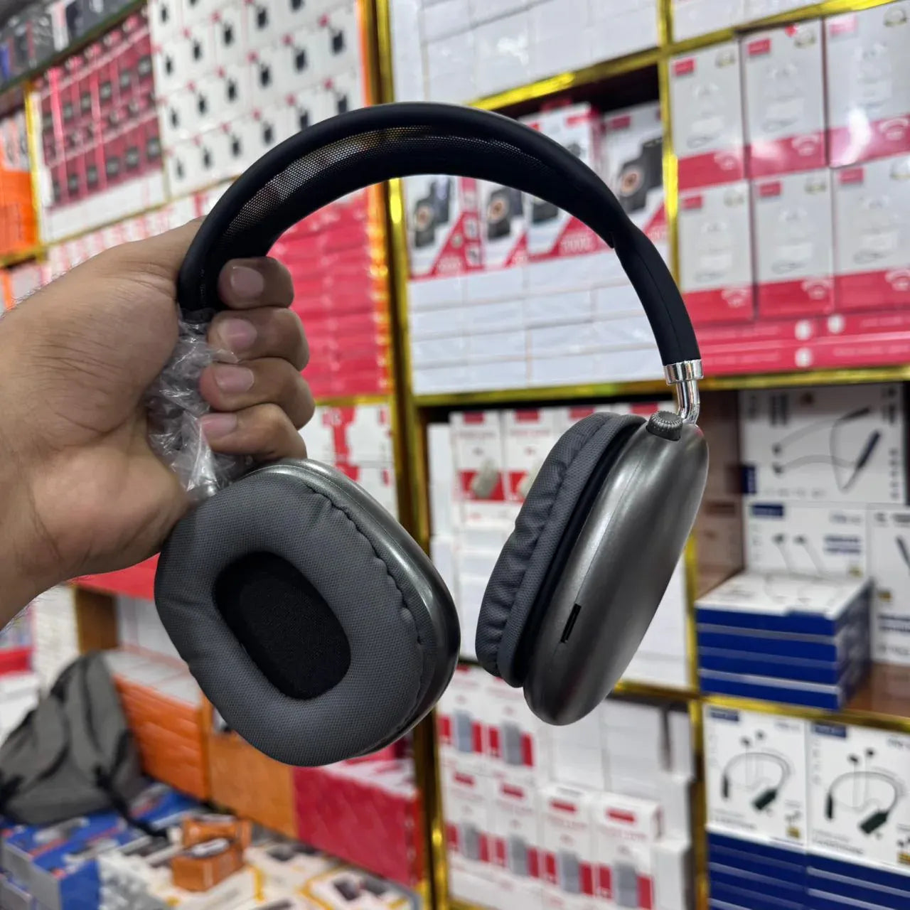 AirPods Max (USA Model) – Premium Over-Ear Headphones with Active Noise Cancellation